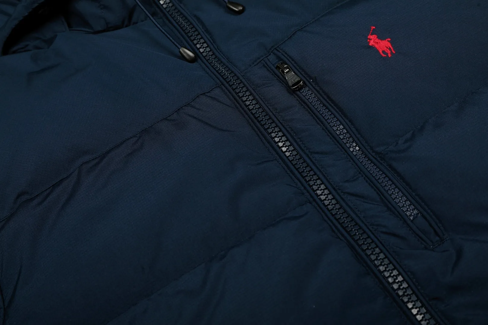 P720 Top quality" Style number: 9003# [Ralph Lauren winter basic classic embroidered men's and women's couple's same style hooded down jacket] ✅Ralph Lauren American retro chest zipper high version top-fill winter down jacket ✅100% high-quality white duck down, high version top-fill capacity ✅Double-layer inner velvet to strictly prevent velvet running ✅Built-in adjustable drawstring, windproof and coldproof, considerate and in place ✅Original version The maximum size can be worn up to 200 pounds. Loose and comfortable, no pressure. ✅Same style for male and female couples. Recommended OOTD outfits in winter~ Size: S-XL Color: Black, milky white, khaki, navy blue, military green
